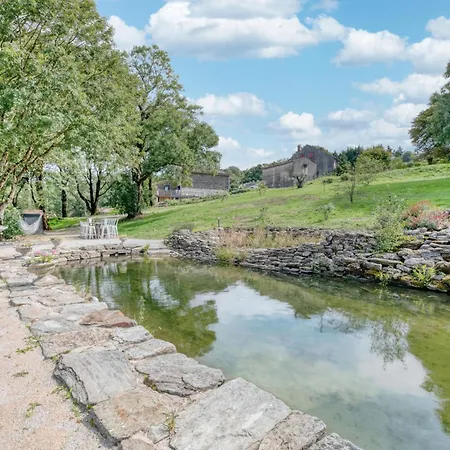 Grange Spacieuse Et Elegante