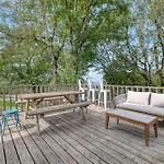 Grange Spacieuse Et Elegante