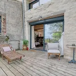Grange Spacieuse Et Elegante