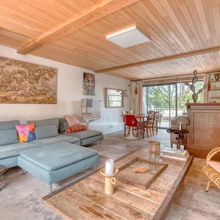 Grange Spacieuse Et Elegante