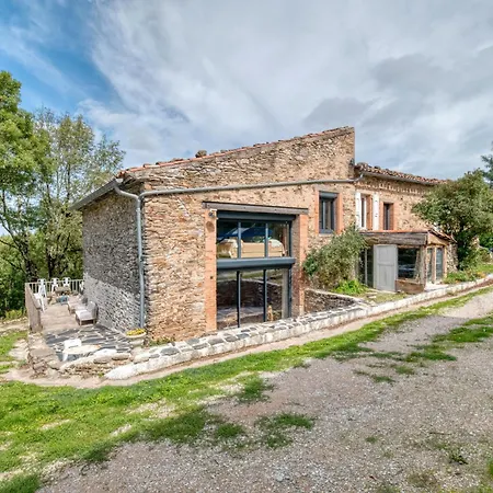 Grange Spacieuse Et Elegante