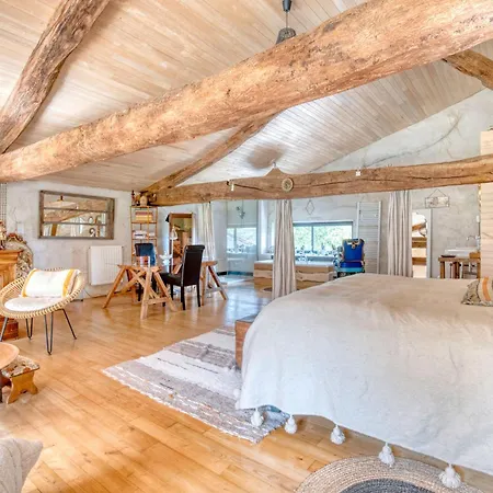 Grange Spacieuse Et Elegante * Dourgne